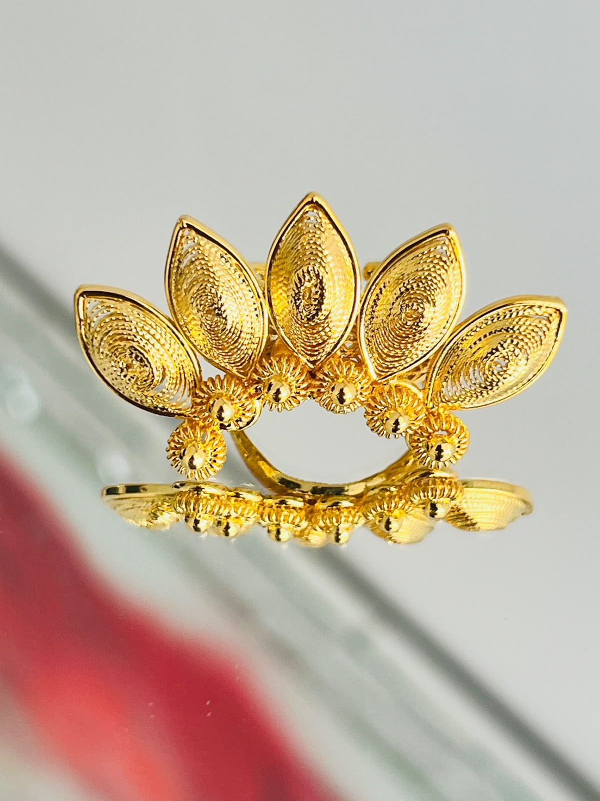 Anillo Filigrana Flor y Hojas en oro 18K