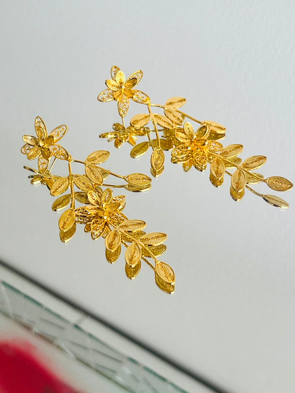 Aretes Rama con Flores en Enchape en oro 24K