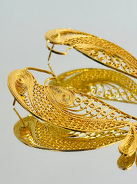 Aretes Ave Cola Abanico en oro 18K — vista 3