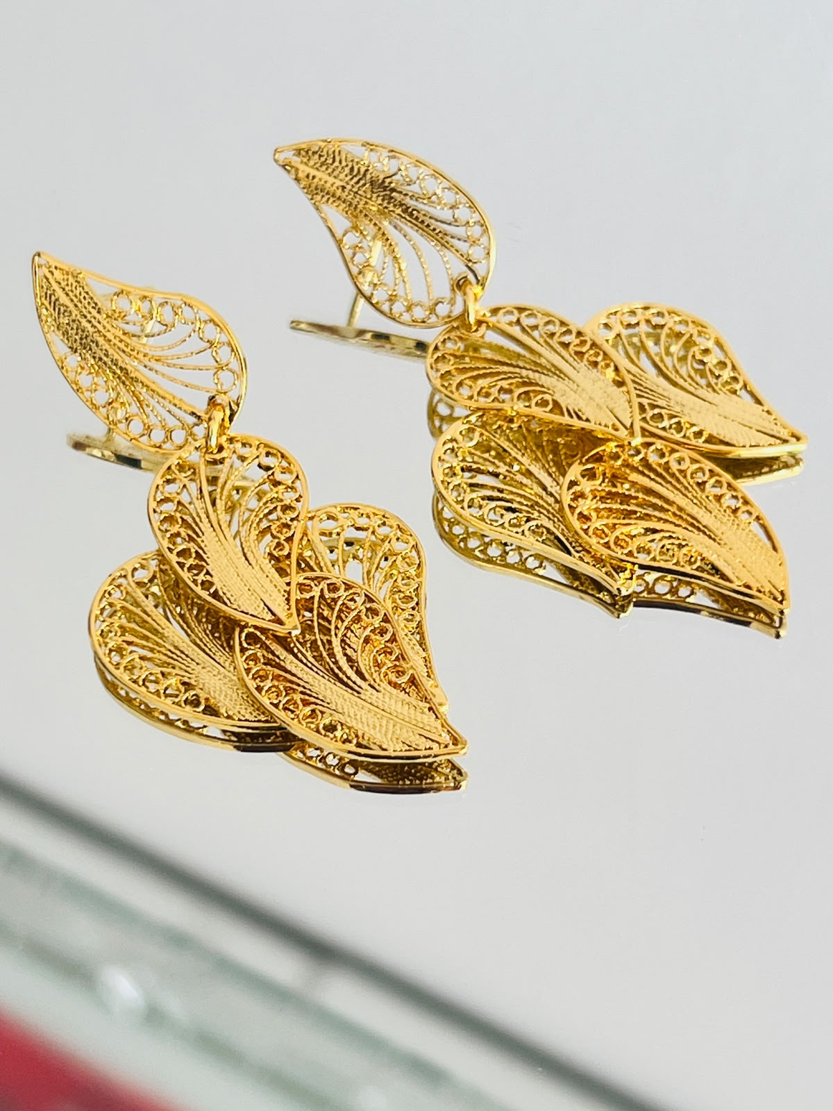 Aretes Hoja Grande en oro 18K
