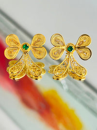 Aretes Trébol con Piedra Verde en oro 18K — vista 1
